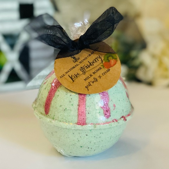 Kiwi Strawberry All Natural SkinEssential Gift Set - Picture 4 of 10